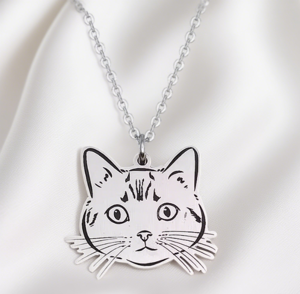 Custom Memory Necklaces: Cherish Your Moments